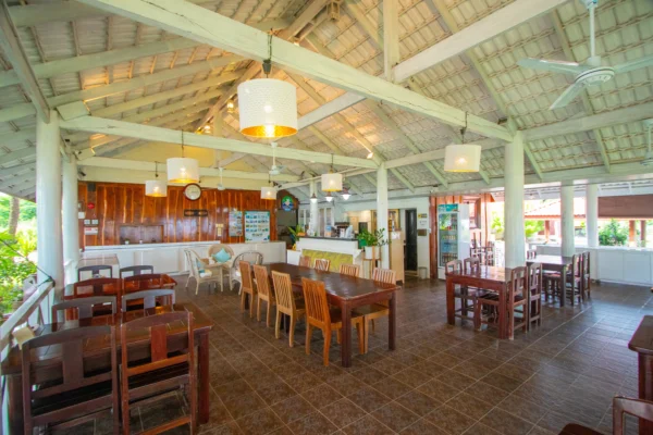 ร้านอาหาร ร็อคกี้ พอยท์ รีสอร์ท
